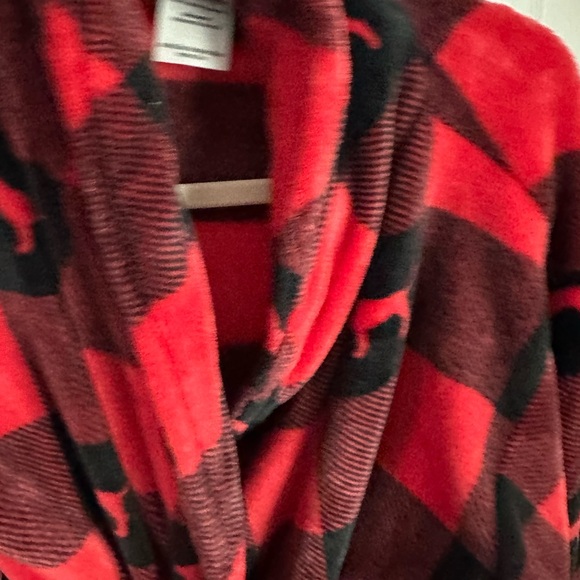 Robe - Picture 5 of 5